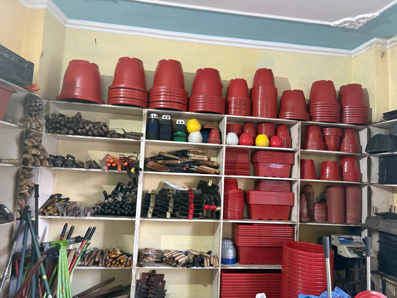 Pots and gardening tools